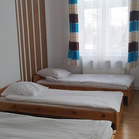 Feniks Pokoje Goscinne Malbork Szoba fotó
